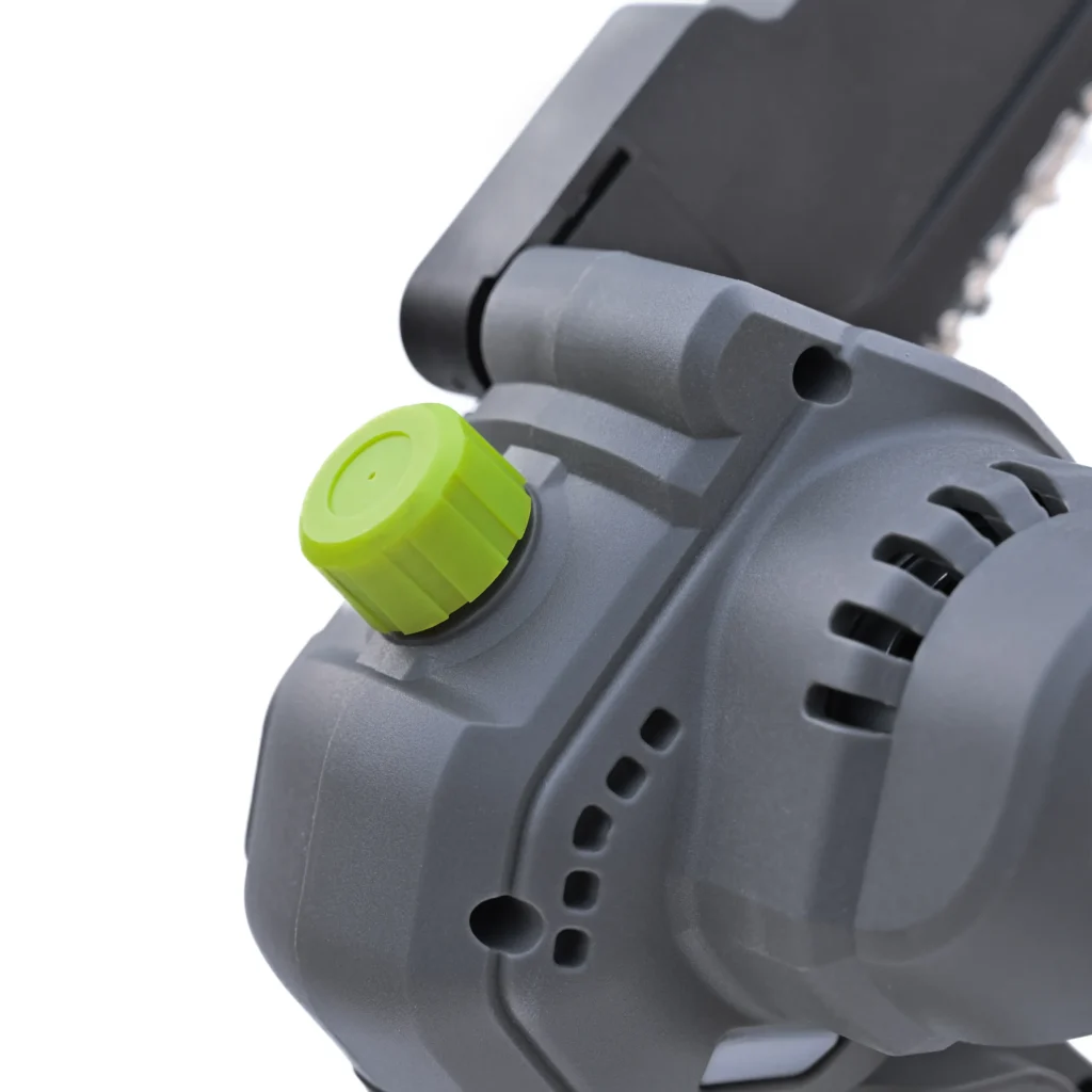 do mini chainsaws need oil​